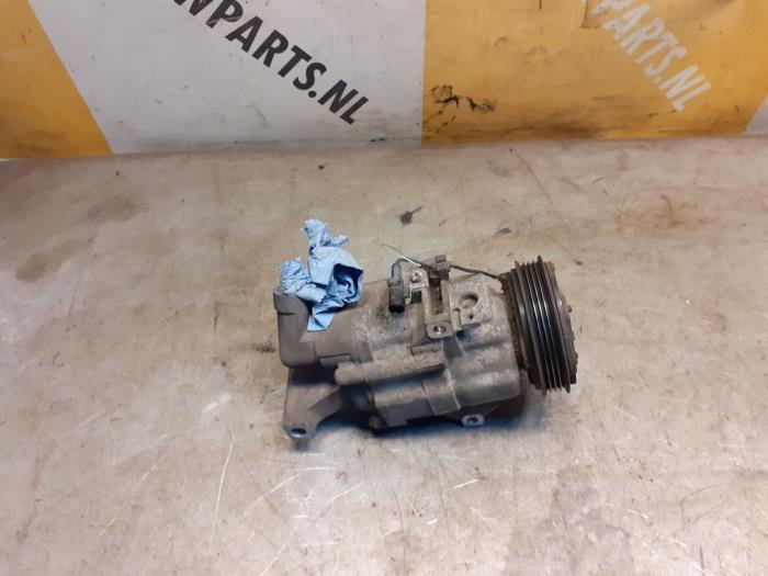 Usagé Pompe clim Suzuki Splash 1.0 12V Prix € 99,95 Règlement à la marge proposé par Yellow Parts