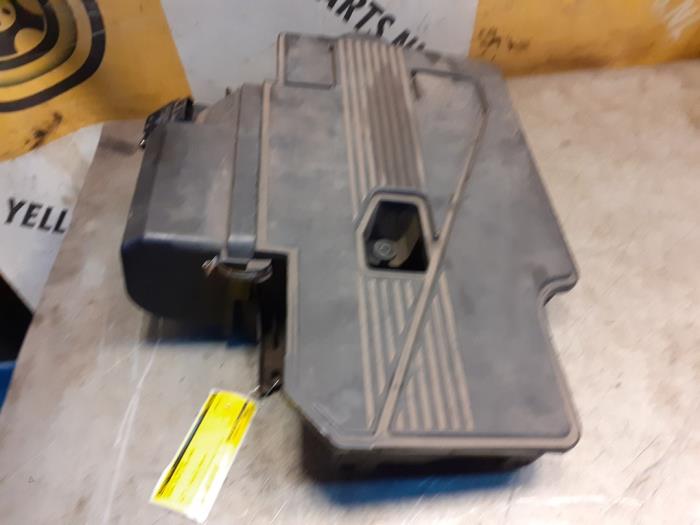 Gebrauchte Luftfiltergehäuse Suzuki SX4 (EY/GY) 1.6 16V VVT Grip 4x4 Preis € 39,99 Margenregelung angeboten von Yellow Parts