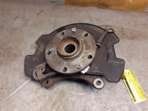Usados Soporte de mangueta de dirección derecha delante Suzuki Swift (ZA/ZC/ZD1/2/3/9) 1.6 Sport VVT 16V Precio € 59,99 Norma de margen ofrecido por Yellow Parts