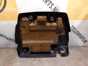Abdeckblech Motor van een Suzuki Kizashi (FRE/FRF) 2.4 16V 4x4 2011