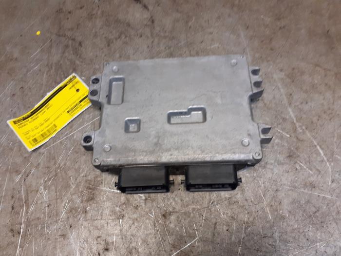 Used Engine management computer Suzuki Kizashi (FRE/FRF) 2.4 16V 4x4 Price € 99,99 Margin scheme offered by Yellow Parts