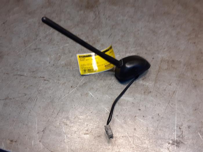 Używane Antena Suzuki Swift (ZA/ZC/ZD) 1.2 16_ Cena € 24,99 Procedura marży oferowane przez Yellow Parts
