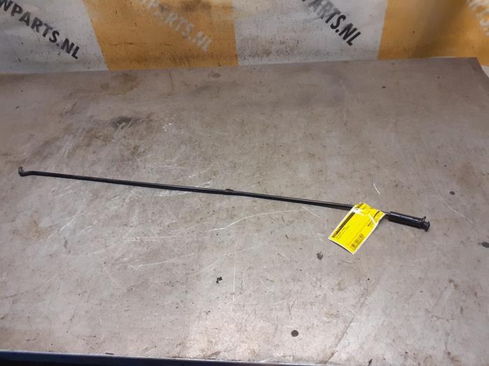 Używane Drazek podpory maski Suzuki SX4 S-Cross (JY) 1.6 16V AllGrip Cena € 19,99 Procedura marży oferowane przez Yellow Parts