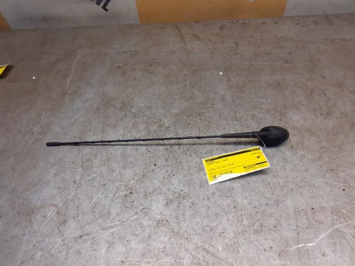 Używane Antena Suzuki Swift (ZA/ZC/ZD1/2/3/9) 1.6 Sport VVT 16V Cena € 19,99 Procedura marży oferowane przez Yellow Parts
