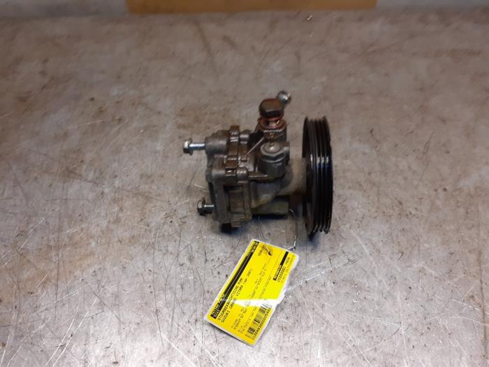 Usagé Pompe direction assistée Suzuki Grand Vitara II (JT) 1.6 16V Prix € 99,00 Règlement à la marge proposé par Yellow Parts