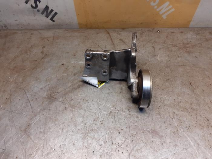 Used Power steering pump bracket Suzuki Grand Vitara II (JT) 1.6 16V Price € 55,00 Margin scheme offered by Yellow Parts