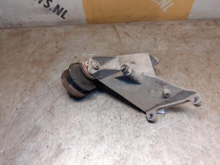 Used Engine mount Suzuki Grand Vitara II (JT) 1.6 16V Price € 34,99 Margin scheme offered by Yellow Parts