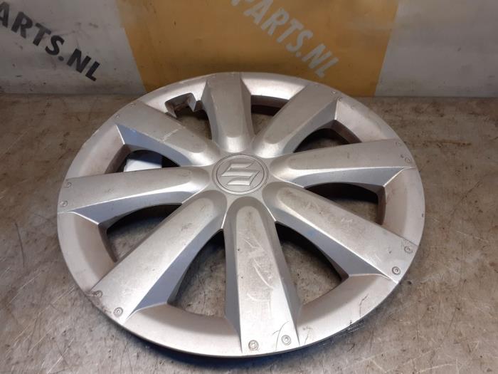 Używane Kolpak Suzuki SX4 (EY/GY) 1.5 16V VVT Base,Comfort Cena € 12,50 Procedura marży oferowane przez Yellow Parts