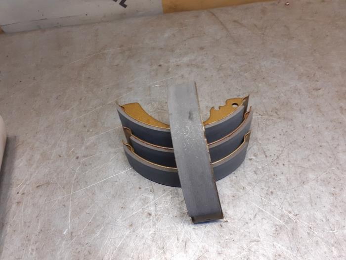Begagnade Bromsback Suzuki Samurai 1.3 4x4 Pris € 29,90 Marginaltabell erbjuds av Yellow Parts