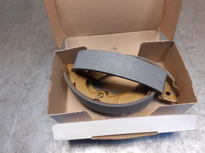 Begagnade Bromsback Suzuki Samurai 1.3 4x4 Pris € 29,90 Marginaltabell erbjuds av Yellow Parts