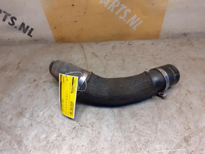 Gebrauchte Intercooler Schlauch Suzuki SX4 S-Cross (JY) 1.4 Booster Jet Turbo 16V AllGrip Preis € 29,99 Margenregelung angeboten von Yellow Parts