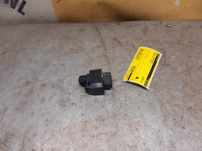Używane Przelacznik lusterka Suzuki SX4 S-Cross (JY) 1.4 Booster Jet Turbo 16V AllGrip Cena € 14,99 Procedura marży oferowane przez Yellow Parts