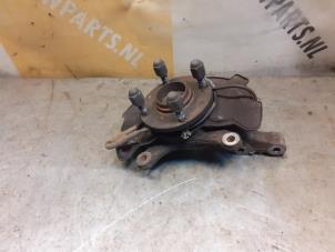 Usados Soporte de mangueta de dirección derecha delante Suzuki Swift (ZA/ZC/ZD1/2/3/9) 1.3 VVT 16V Precio € 39,95 Norma de margen ofrecido por Yellow Parts