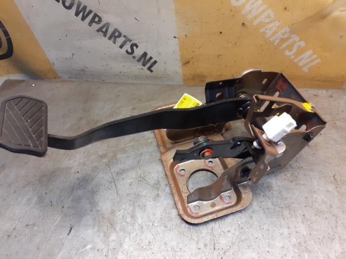 Używane Pedal hamulca Suzuki Swift (ZA/ZC/ZD1/2/3/9) 1.3 VVT 16V Cena € 39,99 Procedura marży oferowane przez Yellow Parts