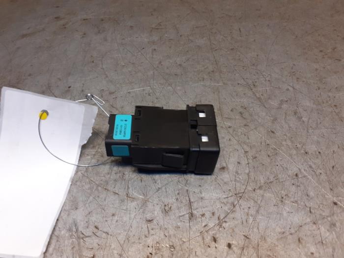 Używane Przelacznik Suzuki SX4 S-Cross (JY) 1.4 Booster Jet Turbo 16V AllGrip Cena € 24,99 Procedura marży oferowane przez Yellow Parts