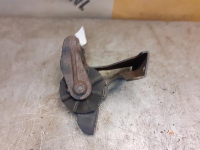 Engine mount from a Suzuki Alto (RF410) 1.1 16V 2003