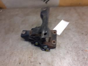Engine mount from a Suzuki Alto (RF410) 1.1 16V 2003