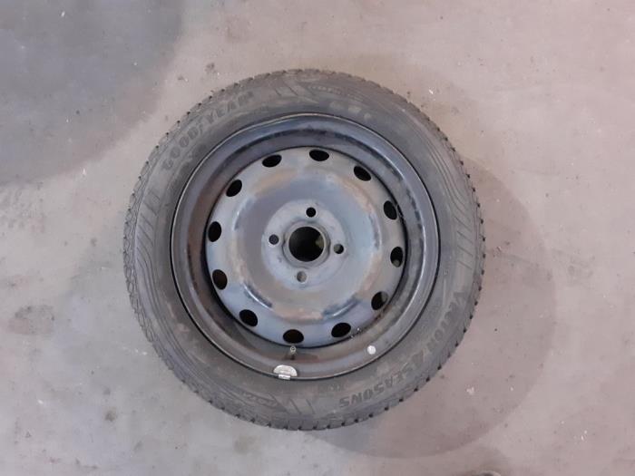 Begagnade Hjul + däck Suzuki Alto 1.0 12V Pris € 45,00 Marginaltabell erbjuds av Yellow Parts