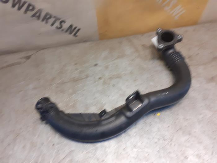 Intercooler Rohr van een Suzuki Vitara (LY/MY) 1.6 16V DDiS AllGrip 2016