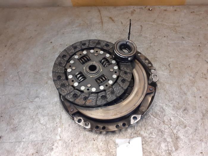 Gebrauchte Kupplungsset (komplett) Suzuki Swift (ZA/ZC/ZD1/2/3/9) 1.3 VVT 16V Preis € 45,00 Margenregelung angeboten von Yellow Parts