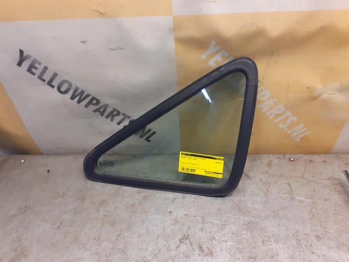 Usados Ventanilla triangular derecha detrás Suzuki Jimny Softtop 1.3i 16V 4x4 Precio € 49,00 Norma de margen ofrecido por Yellow Parts