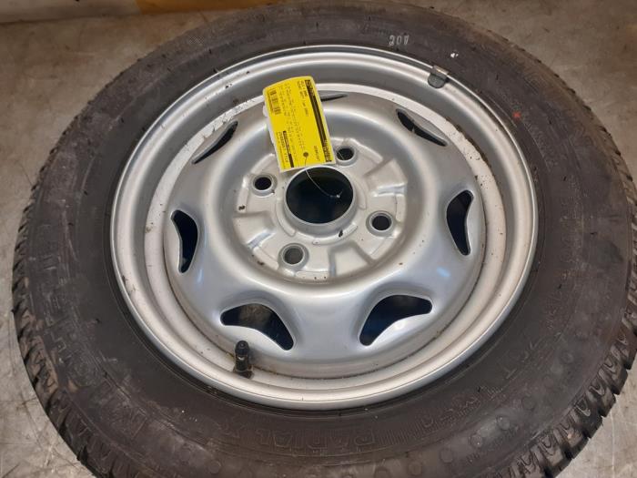 Begagnade Hjul + däck Suzuki Swift (SF310/413) 1.3i 16V 5-Drs. Pris € 29,00 Marginaltabell erbjuds av Yellow Parts