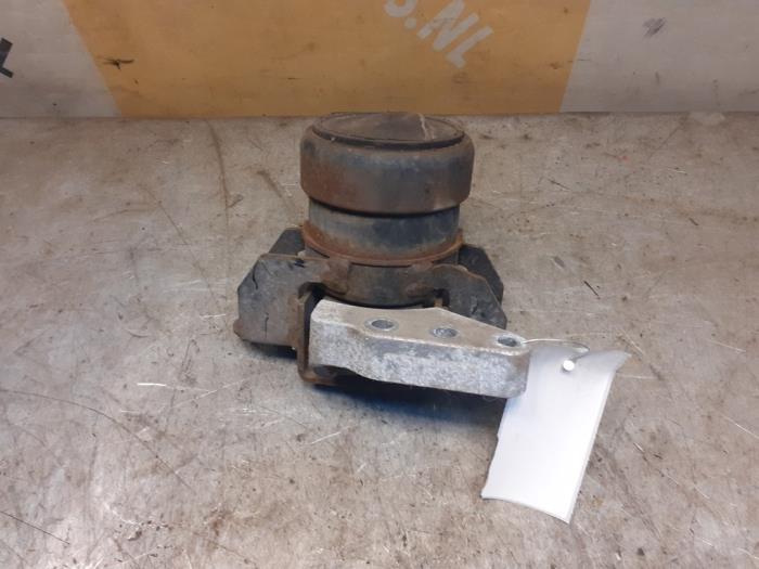 Used Engine mount Suzuki Kizashi (FRE/FRF) 2.4 16V 4x4 Price € 84,00 Margin scheme offered by Yellow Parts