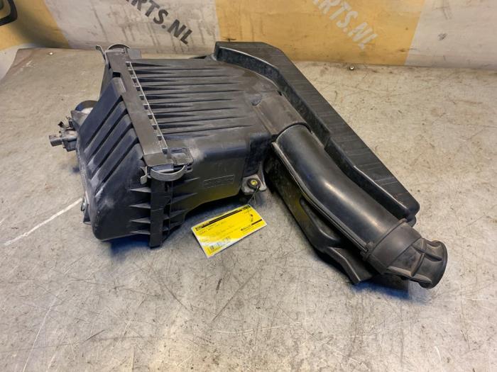 Begagnade Luftfilterhus Suzuki Swift (ZA/ZC/ZD) 1.2 16V Pris € 39,99 Marginaltabell erbjuds av Yellow Parts