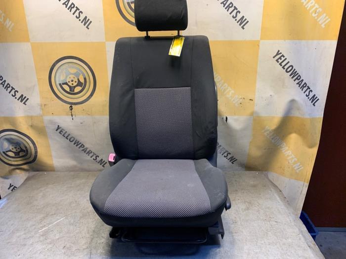 Używane Fotel lewy Suzuki SX4 (EY/GY) 1.6 16V VVT Comfort,Exclusive Autom. Cena € 124,95 Procedura marży oferowane przez Yellow Parts