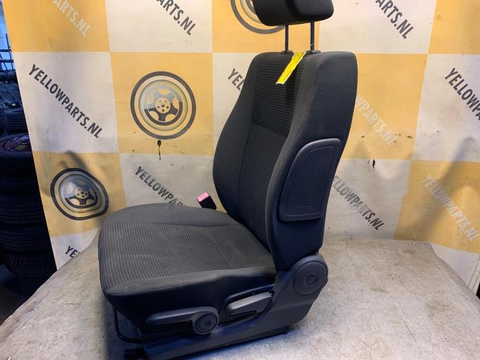Używane Fotel lewy Suzuki Swift (ZA/ZC/ZD1/2/3/9) 1.3 VVT 16V Cena € 79,00 Procedura marży oferowane przez Yellow Parts