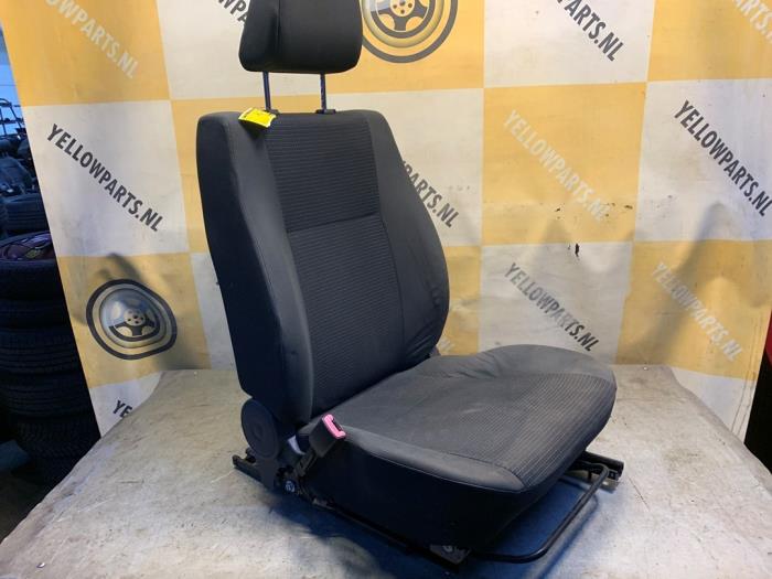 Używane Fotel lewy Suzuki Swift (ZA/ZC/ZD1/2/3/9) 1.3 VVT 16V Cena € 79,00 Procedura marży oferowane przez Yellow Parts
