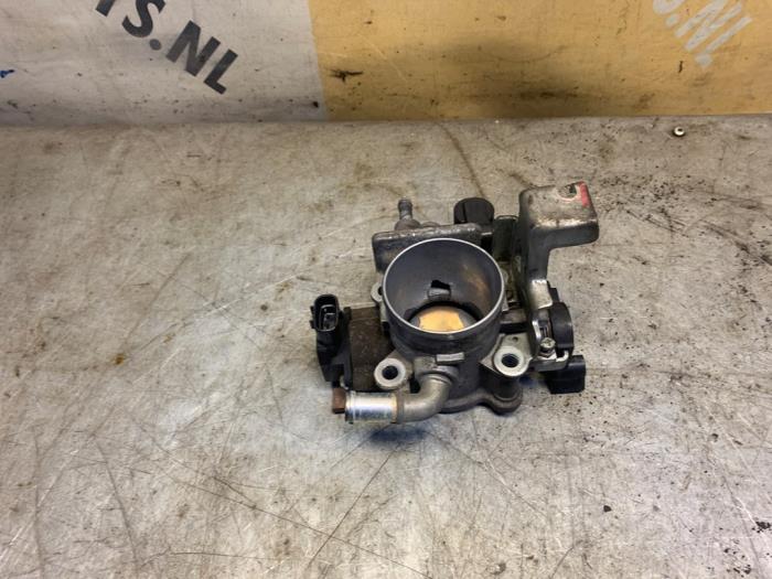 Begagnade Spjällhus Suzuki Swift (ZA/ZC/ZD1/2/3/9) 1.3 VVT 16V Pris € 79,00 Marginaltabell erbjuds av Yellow Parts