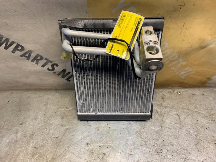 Usagé Evaporateur clim Suzuki Swift (ZA/ZC/ZD1/2/3/9) 1.3 VVT 16V Prix € 39,99 Règlement à la marge proposé par Yellow Parts