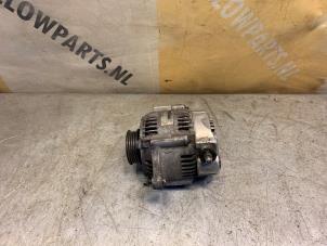 Dynamo van een Suzuki Grand Vitara I (FT/GT/HT) 2.7 XL-7 V6 24V 2003