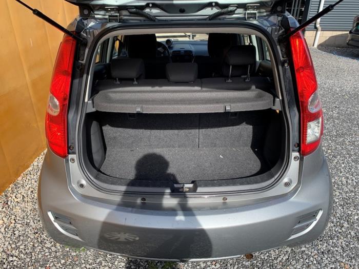 Używane Pólka tylna Suzuki Splash 1.2 VVT 16V Cena € 49,00 Procedura marży oferowane przez Yellow Parts
