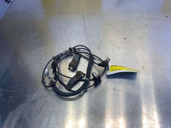 Usados Sensor ABS Suzuki Grand Vitara I (FT/GT/HT) 2.0 16V Precio € 89,00 Norma de margen ofrecido por Yellow Parts