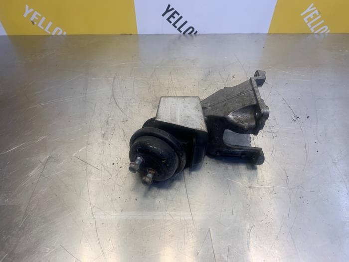 Used Engine mount Suzuki Grand Vitara II (JT) 2.4 16V Price € 39,95 Margin scheme offered by Yellow Parts