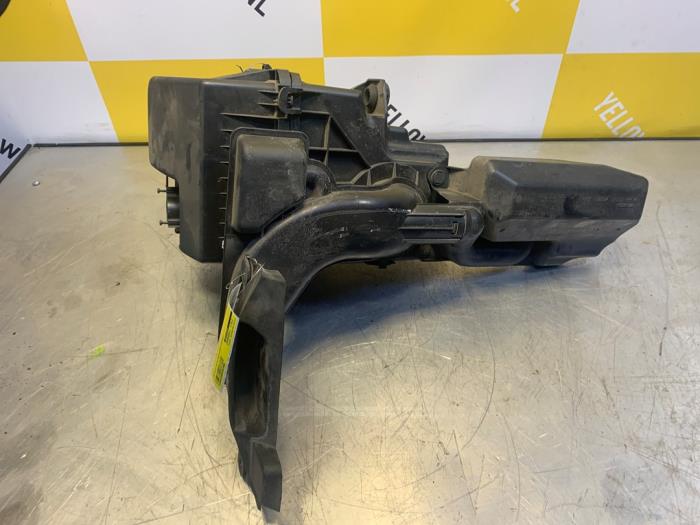 Begagnade Luftfilterhus Mazda CX-3 (DJ/DK) 2.0 SkyActiv-G 120 Pris € 69,00 Marginaltabell erbjuds av Yellow Parts