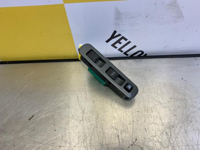 Usados Interruptor de ventanilla eléctrica Suzuki Ignis (FH) 1.5 16V Sport Precio € 39,95 Norma de margen ofrecido por Yellow Parts