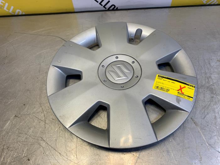 Używane Kolpak Suzuki Swift (ZA/ZC/ZD1/2/3/9) 1.3 VVT 16V Cena € 12,50 Procedura marży oferowane przez Yellow Parts