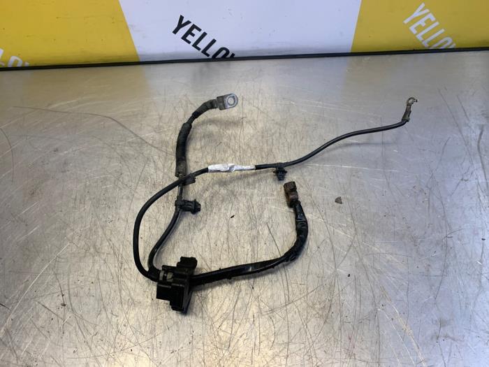 Używane Biegun akumulator Suzuki Splash 1.2 VVT 16V Cena € 29,99 Procedura marży oferowane przez Yellow Parts
