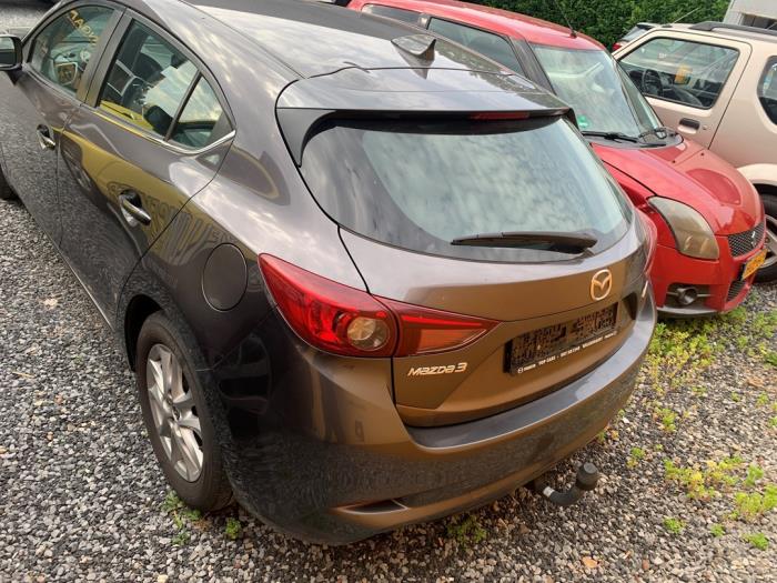 Używane Tylna klapa Mazda 3 (BM/BN) 1.5 SkyActiv-D 105 16V Cena € 349,00 Procedura marży oferowane przez Yellow Parts