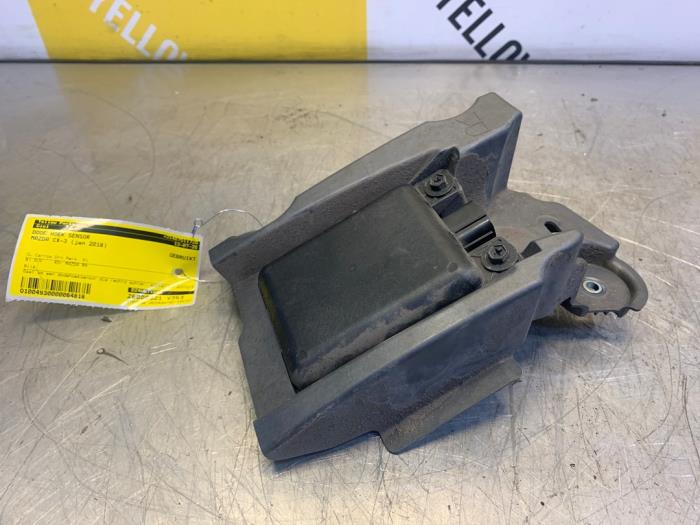 Begagnade Dödvinkelsensor Mazda CX-3 (DJ/DK) 2.0 SkyActiv-G 120 Pris € 99,00 Marginaltabell erbjuds av Yellow Parts
