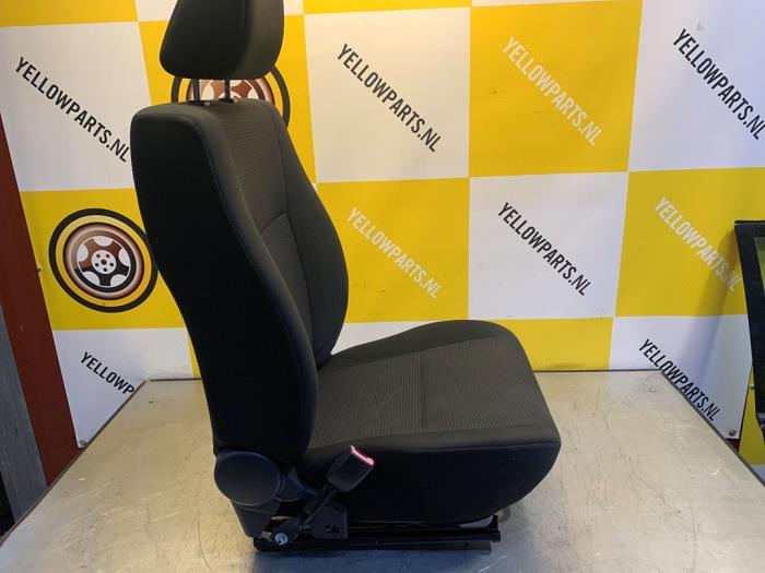 Używane Fotel lewy Suzuki Swift (ZA/ZC/ZD1/2/3/9) 1.3 VVT 16V Cena € 89,00 Procedura marży oferowane przez Yellow Parts