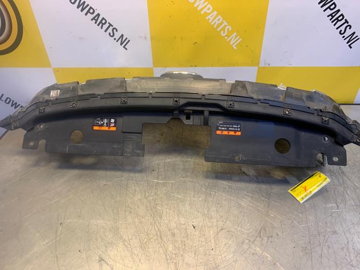 Używane Grill Mazda CX-3 (DJ/DK) 1.5 Skyactiv D 105 16V Cena € 249,00 Procedura marży oferowane przez Yellow Parts