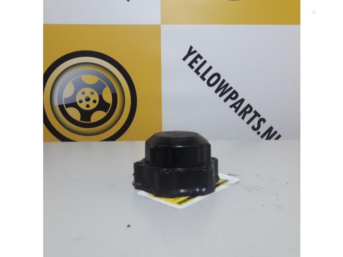 Suzuki Jimny Front freewheel hubs stock | ProxyParts.com