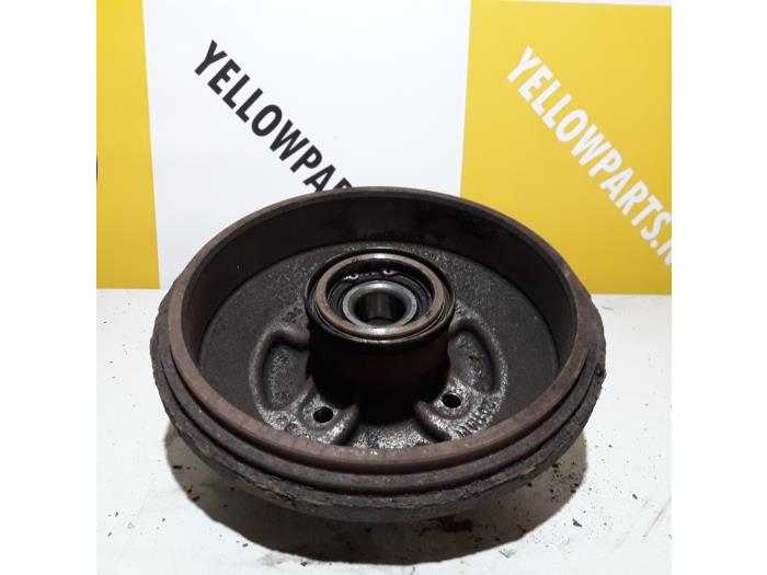 Używane Hamulec bebnowy tyl Suzuki Splash 1.0 12V Cena € 25,00 Procedura marży oferowane przez Yellow Parts