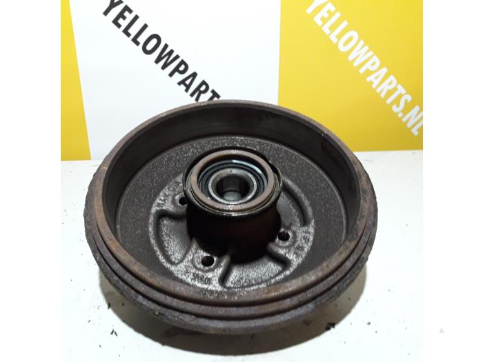 Używane Hamulec bebnowy tyl Suzuki Splash 1.0 12V Cena € 25,00 Procedura marży oferowane przez Yellow Parts