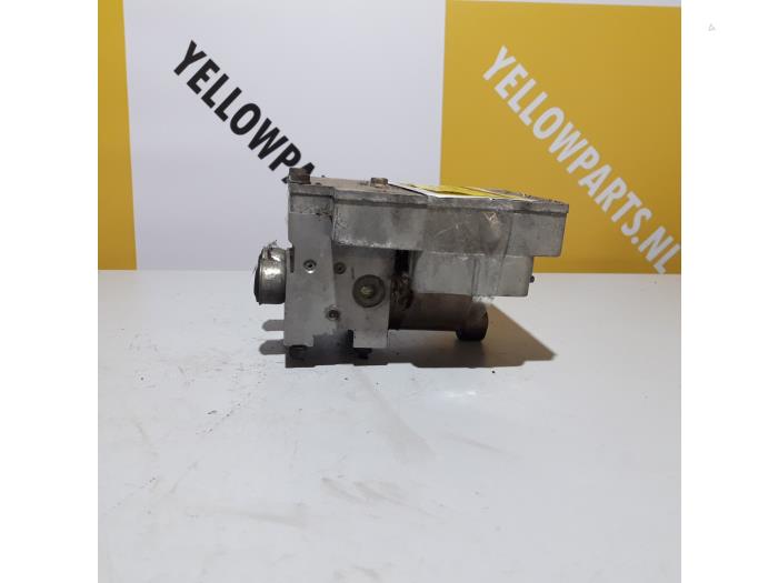 Usagé Bloc ABS Suzuki Grand Vitara I (FT/GT/HT) 2.0 TDI Prix € 89,00 Règlement à la marge proposé par Yellow Parts