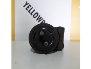 Engine mount from a Suzuki Grand Vitara I (FT/GT/HT) 2.0 TDi/HDi 16V 2003